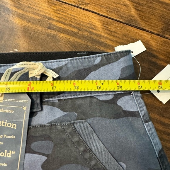 NWT Democracy cargo skirt Ab-Solution. Mold & hold. Size 18 blues - Picture 11 of 12